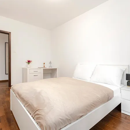 Apartmán Przy Arkadia 2 Sypialnie Balkon Widok 8 Pietro Metro Gdanska Garaz Varšava