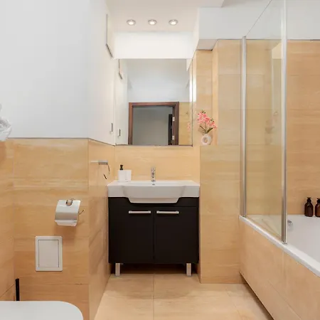 Przy Arkadia 2 Sypialnie Balkon Widok 8 Pietro Metro Gdanska Garaz Warsaw