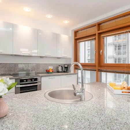 Apartment Przy Arkadia 2 Sypialnie Balkon Widok 8 Pietro Metro Gdanska Garaz *